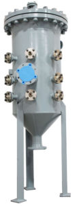 fabricated strainer with backwash for hot solvent