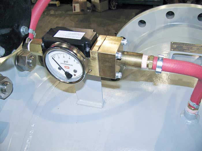 DBH basket strainer with differential pressure gauge