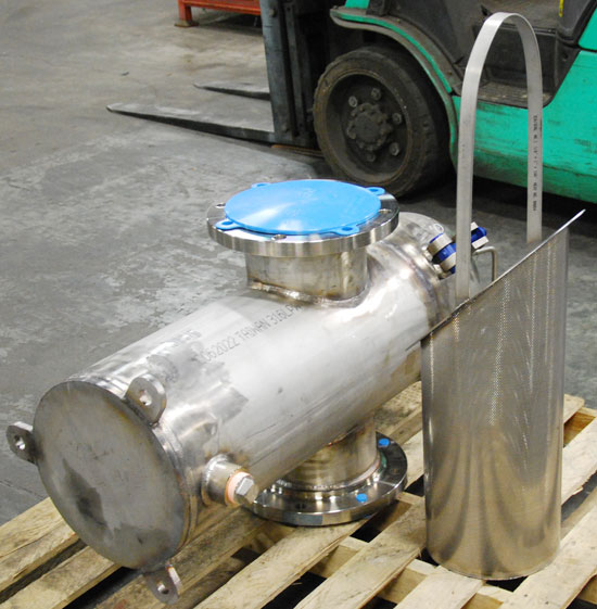 8 inch BWH150SS fabricated stainless steel strainer with basket bottom view