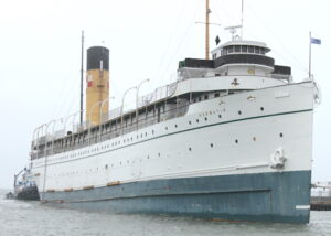 SS Keewatin towed into Hamilton Harbour for refurbishment