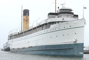 SS Keewatin being towed into Hamilton Harbour for refurbishment